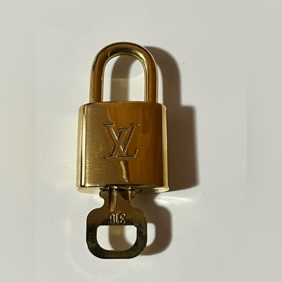 Louis Vuitton, LV Lock & Key. # 316. - Picture 5 of 6